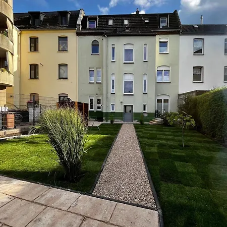 Paris: Messe-, Business-, Ferienwohnung * Χίλντεν