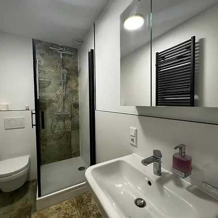 Domek letniskowy Paris: Messe-/business-/fewo Dus *