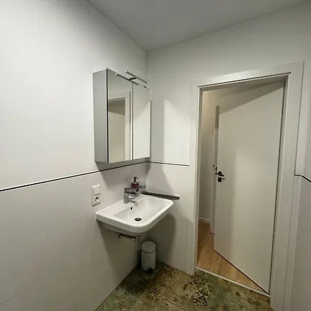 Paris: Messe-/business-/fewo Dus Domek letniskowy Hilden