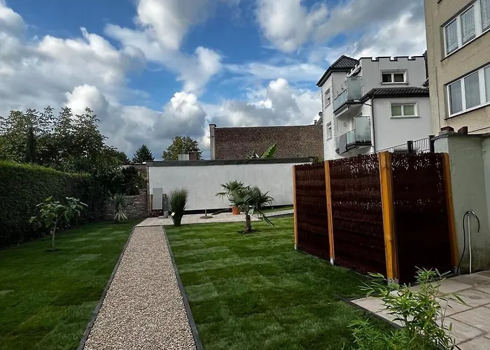 Paris: Messe-, Business-, Ferienwohnung Χίλντεν